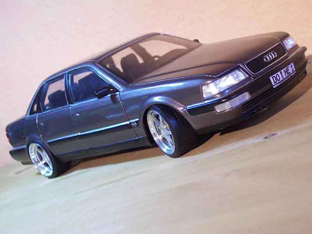 Audi V8 berline Quattro street version 1/18 Minichamps