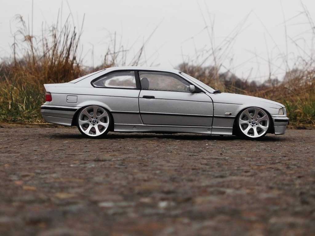 Bmw 325 coupe E36 E36 grijs jantes E90 1/18 Ut Models