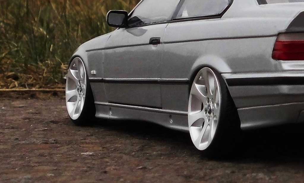 Bmw 325 coupe E36 E36 grijs jantes E90 1/18 Ut Models