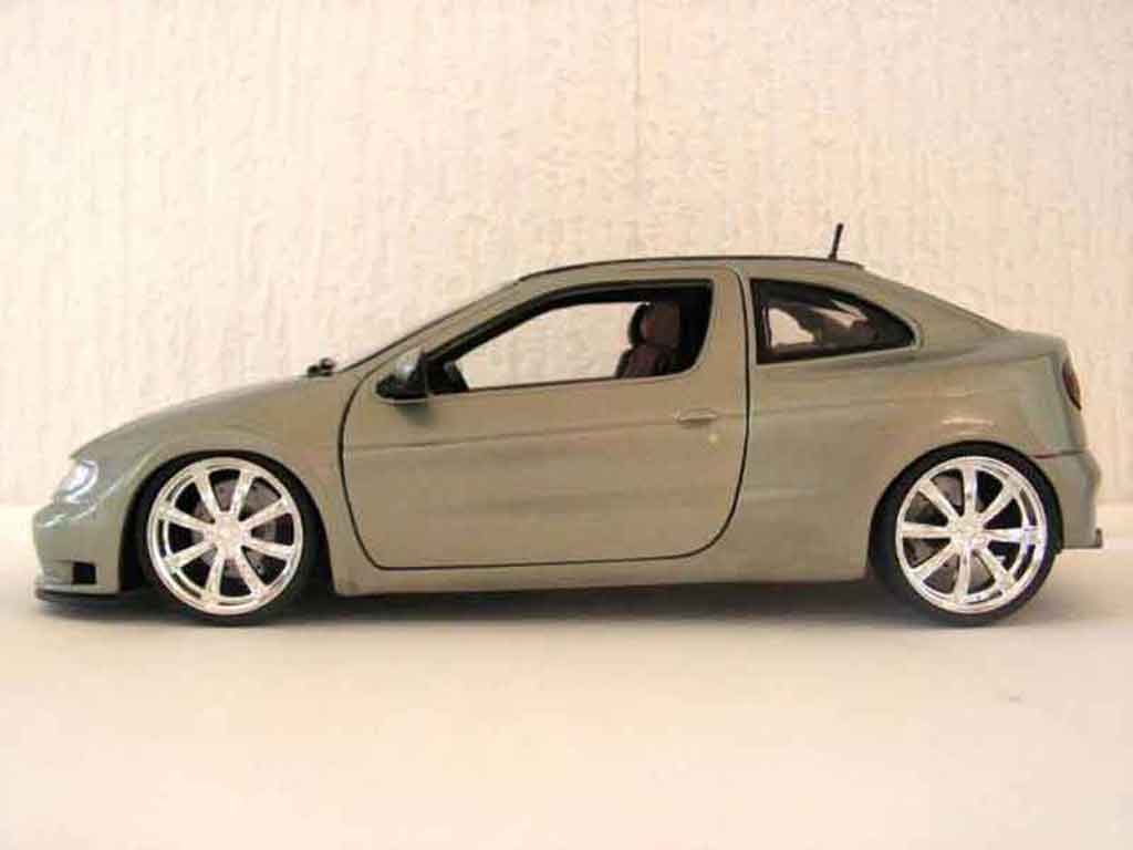 Renault Megane Base Maxi tilleul carbone 1/18 Anson