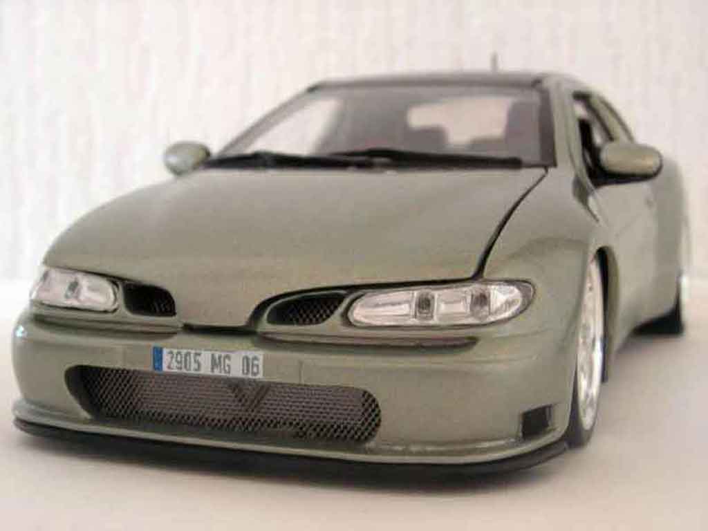 Renault Megane 1/18 Anson Maxi tilleul carbone modelauto