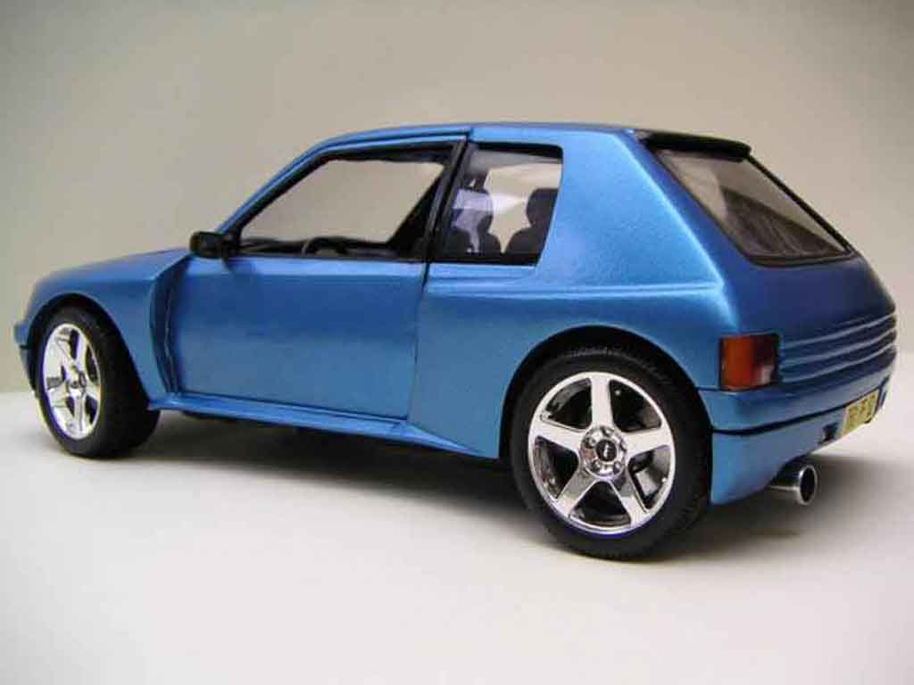Peugeot 205 Turbo 16 blauw T16 1/18 Solido