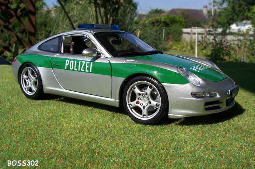 Porsche 911 Carrera politie / politie 1/18 Maisto