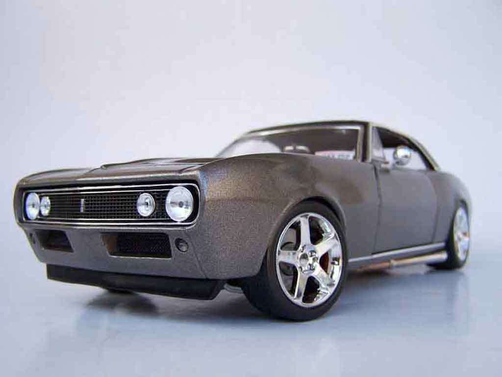 Chevrolet Camaro Z28 1/18 Maisto Z28 grijs 1967 modelauto