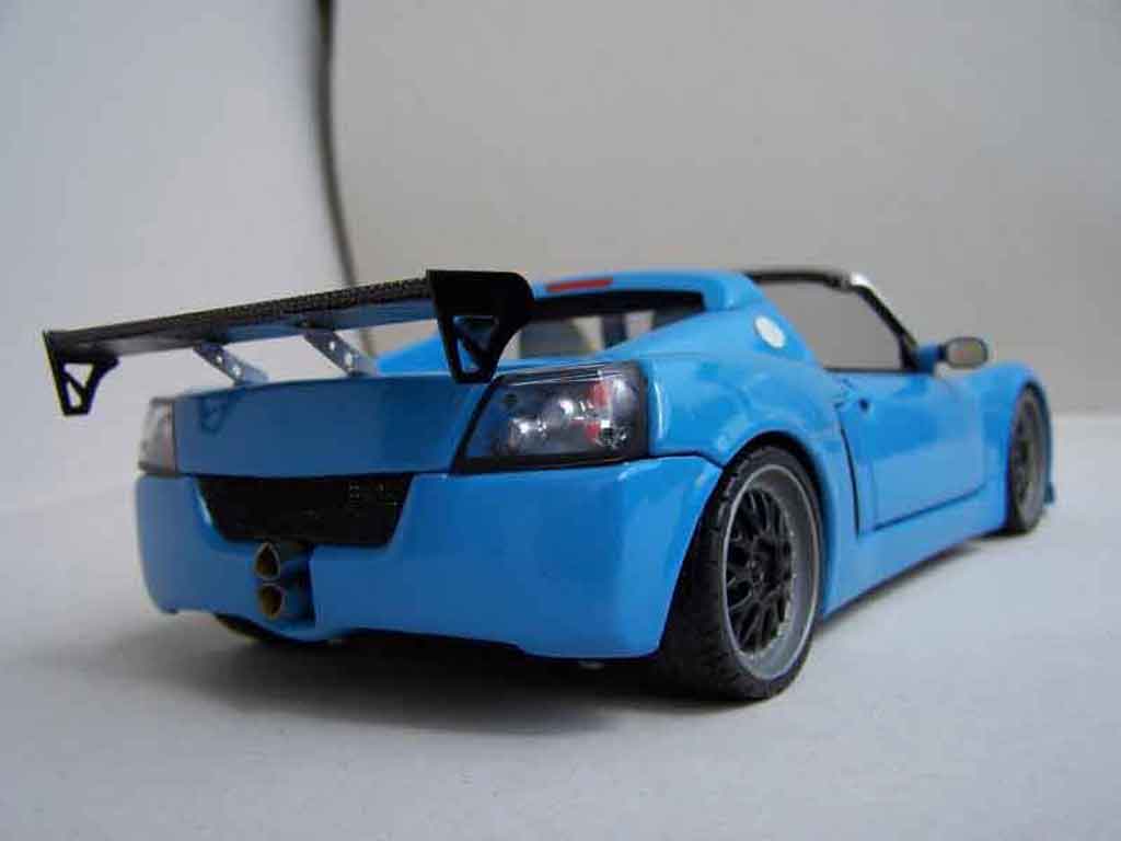 Opel Speedster Base street racer 1/18 Welly