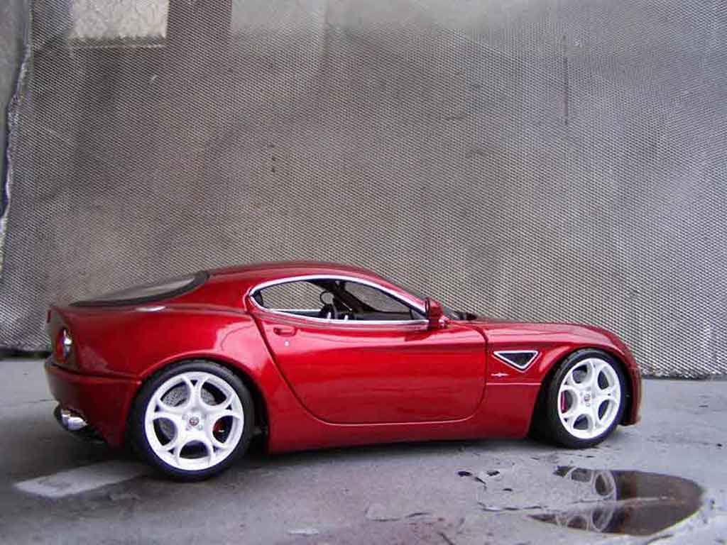 Alfa Romeo 8C competizione rood 1/18 Welly