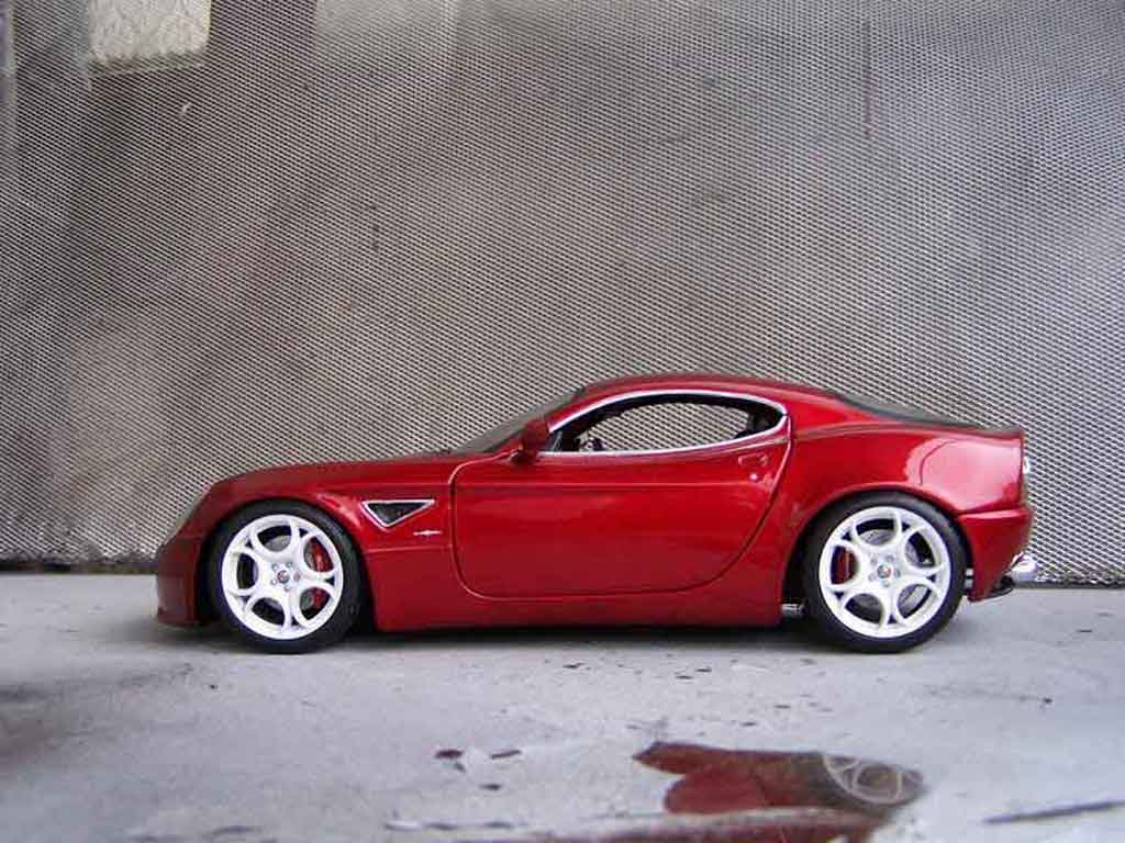 Alfa Romeo 8C competizione rood 1/18 Welly