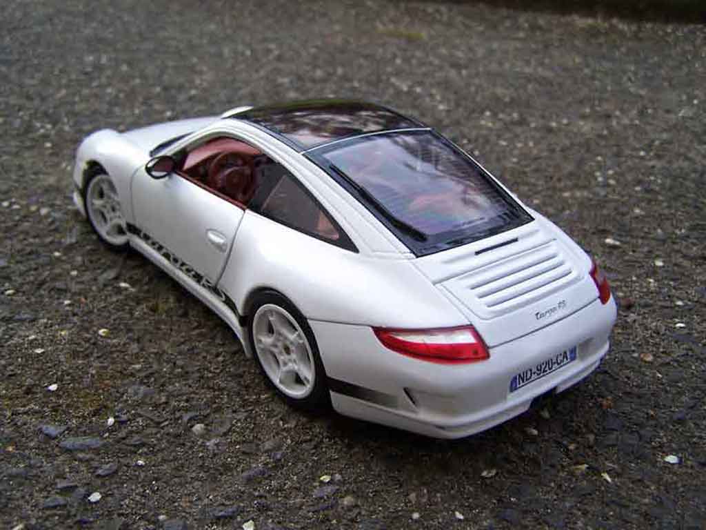 Porsche 911 Targa Carrera rs wit 1/18 Norev