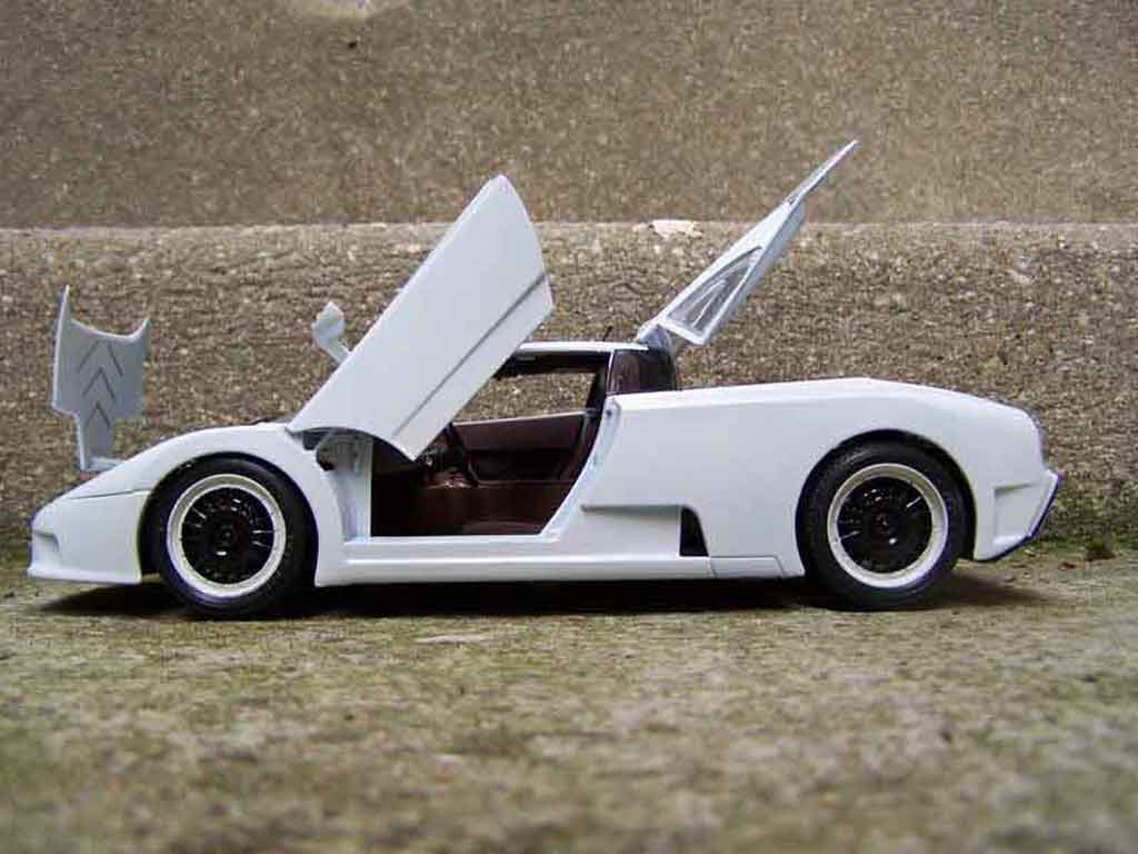Bugatti EB110 special edition 1/18 Burago