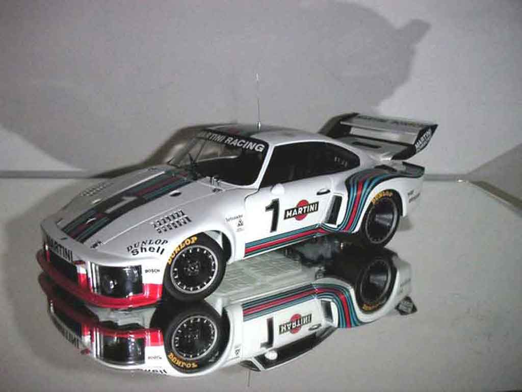Porsche 935 1976 1/18 Exoto 1976 turbo #1 martini racing modelauto