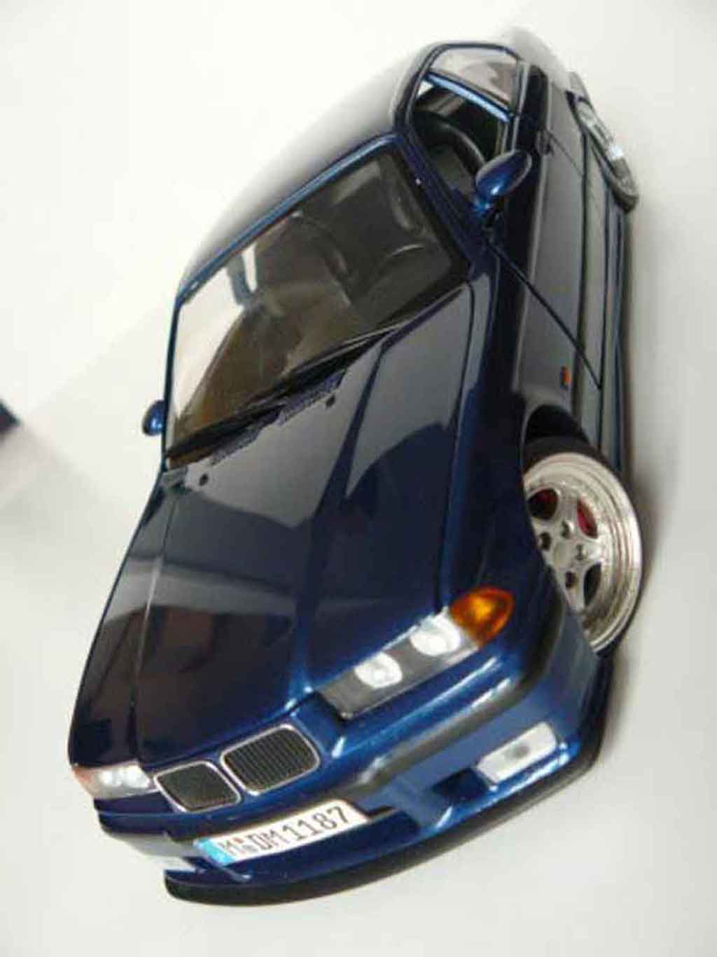 Bmw M3 coupe E36 blauw avus jantes porsche 18 pouces 1/18 Ut Models