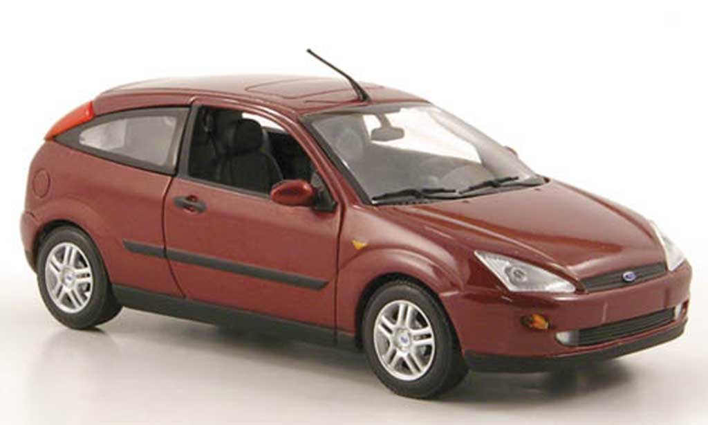 Ford Focus 1/43 Minichamps rood 3-portes 2002 modelauto