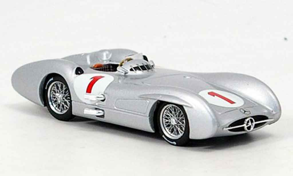 Mercedes W 196 1/43 Brumm C No.1 J.M.Fangio GP Grossbritannien 1954 modelauto