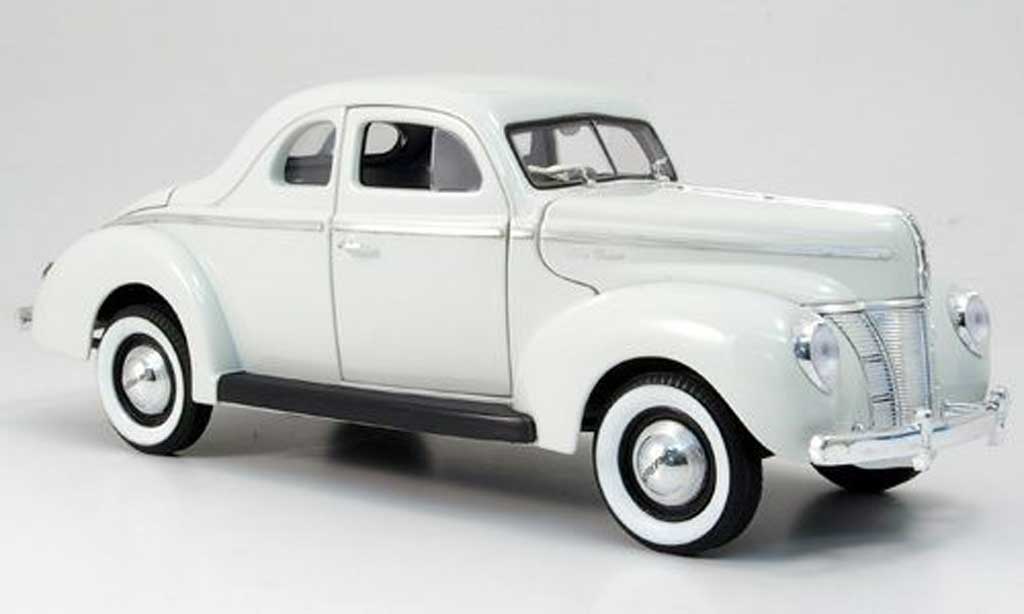 Ford Hot Rod 1/18 Eagle de luxe coupe wit 1940 modelauto