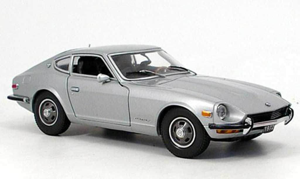 Datsun 240Z 1/18 Sun Star grijs 1972 modelauto