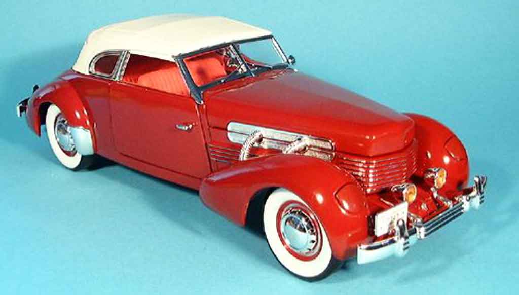 Cord 812 1/18 Signature supercharged rood et capote wit 1937 modelauto