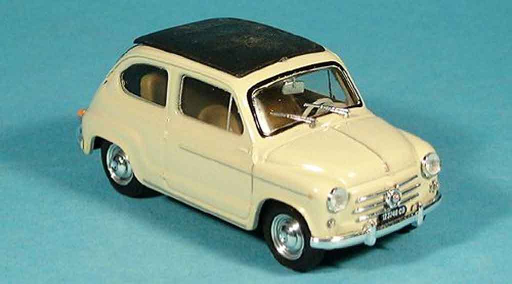 Fiat 600 1/43 Brumm D geschlossen beige 1960 modelauto