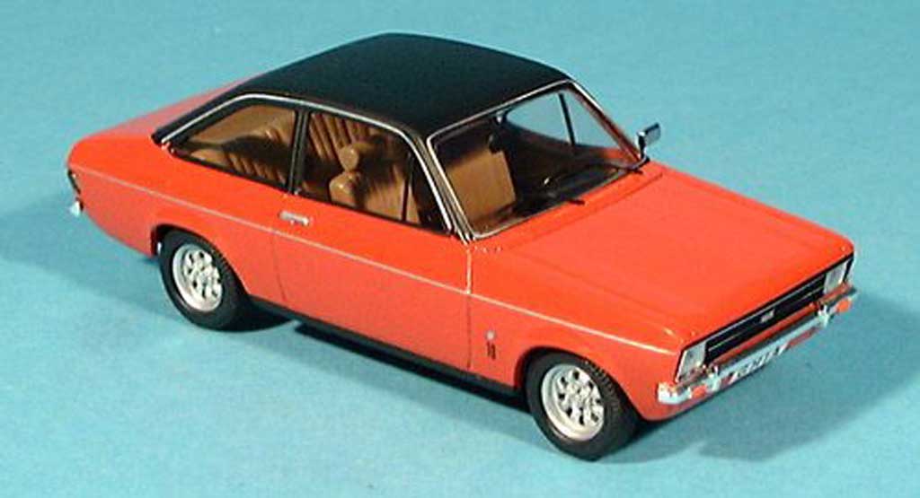 Ford Escort MK2 1/43 Trofeu MK2 1300 Ghia rood Dach zwart modelauto