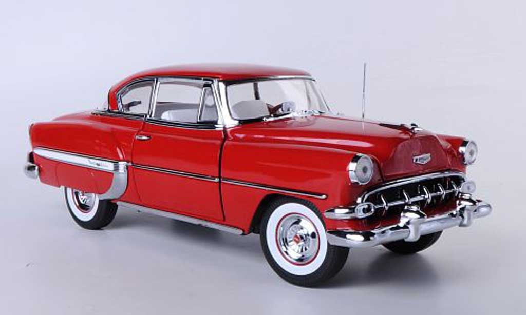 Chevrolet Bel Air 1954 1/18 Sun Star 1954 Hardtop Coupe rood modelauto