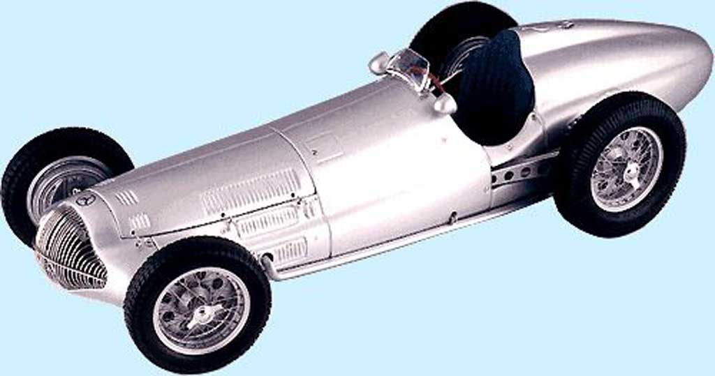 Mercedes W 154 1/18 CMC dreifacher sieger in frankreich 1938 modelauto