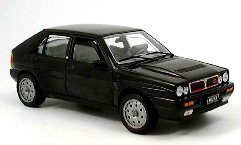 Lancia Delta HF Integrale 1/18 Sun Star HF Integrale zwart modelauto