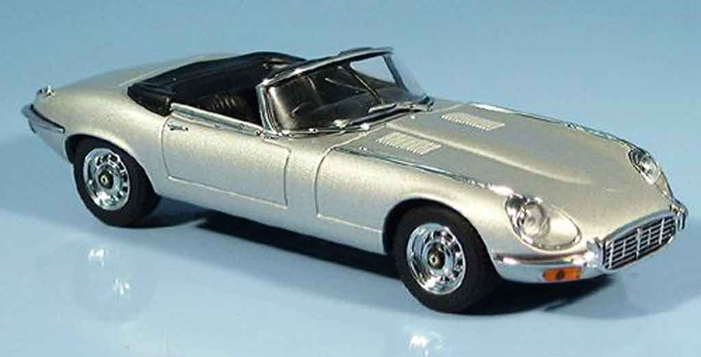 Jaguar E-Type 1/43 Autoart cabriolet serie iii grijs metallic modelauto