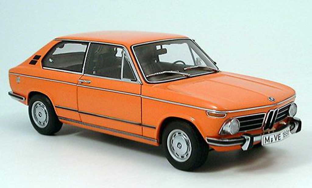 Bmw 2000 Touring 1/18 Autoart Touring tii oranje 1973 modelauto