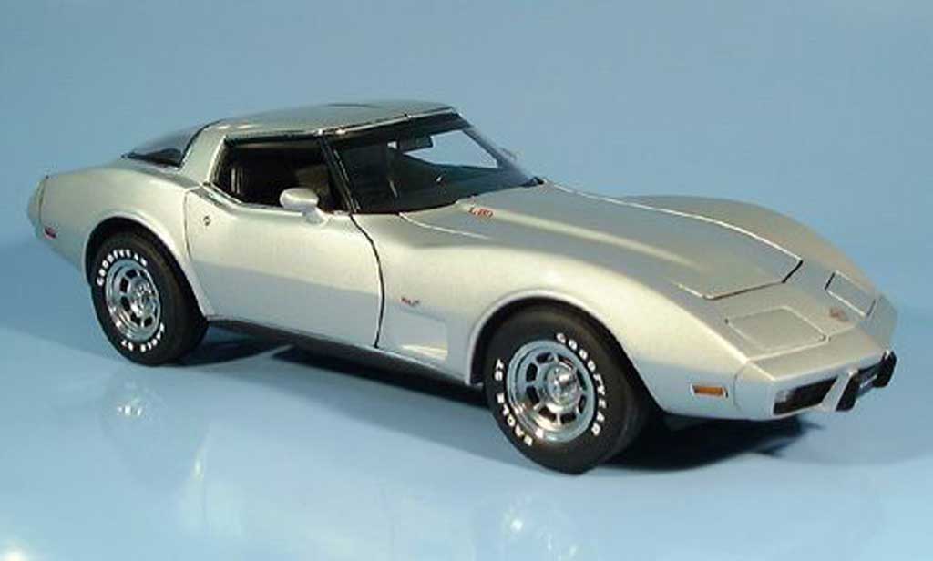 Chevrolet Corvette C3 1/18 Autoart C3 25th anniv grijs 1978 modelauto