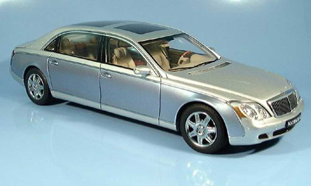 Maybach 62 1/18 Autoart lwb grijs/blauw modelauto