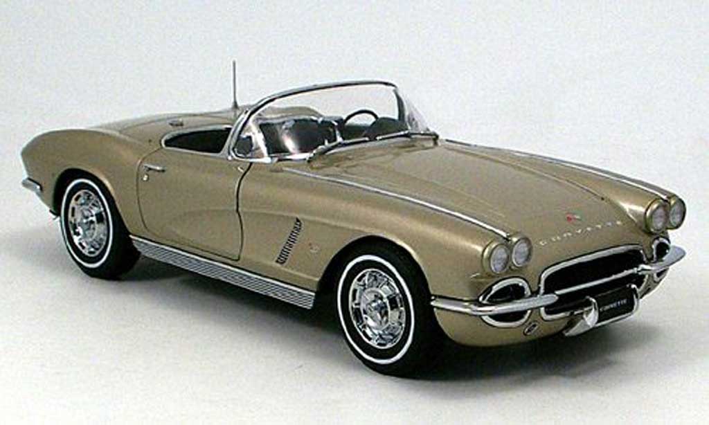 Chevrolet Corvette C1 1/18 Autoart C1 beige millenium edition 1962 modelauto