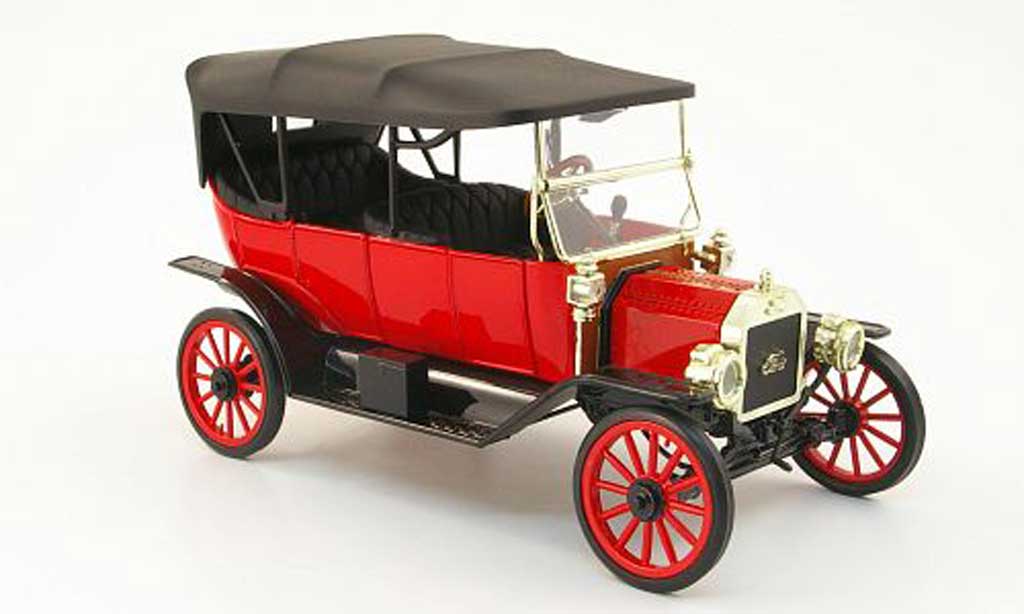 Ford Model T 1/18 Eagle touring rood/zwart 1913 modelauto