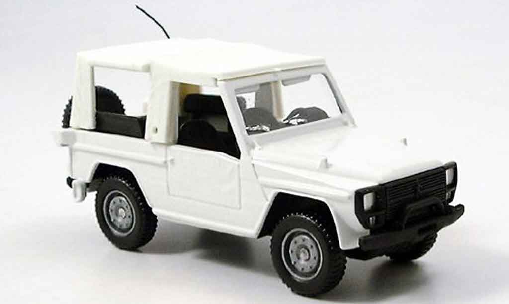 Peugeot P4 1/43 Solido gelandewagen wit 1981 modelauto