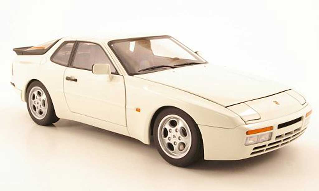 Porsche 944 1985 1/18 Autoart 1985 turbo creme wit modelauto