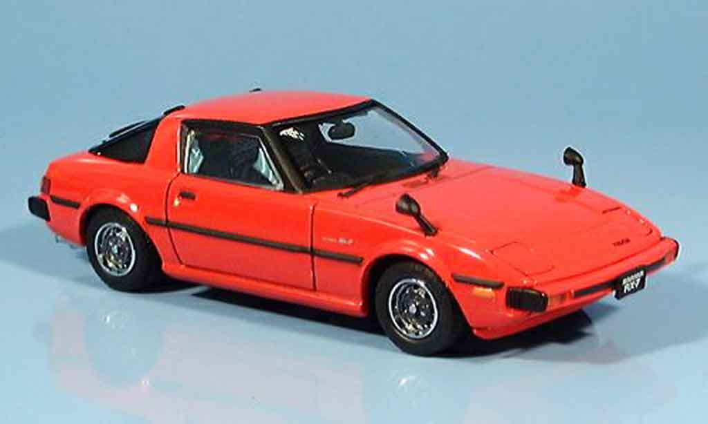 Mazda RX7 1982 1/43 Ebbro 1982 Savana GT rood 1982 modelauto