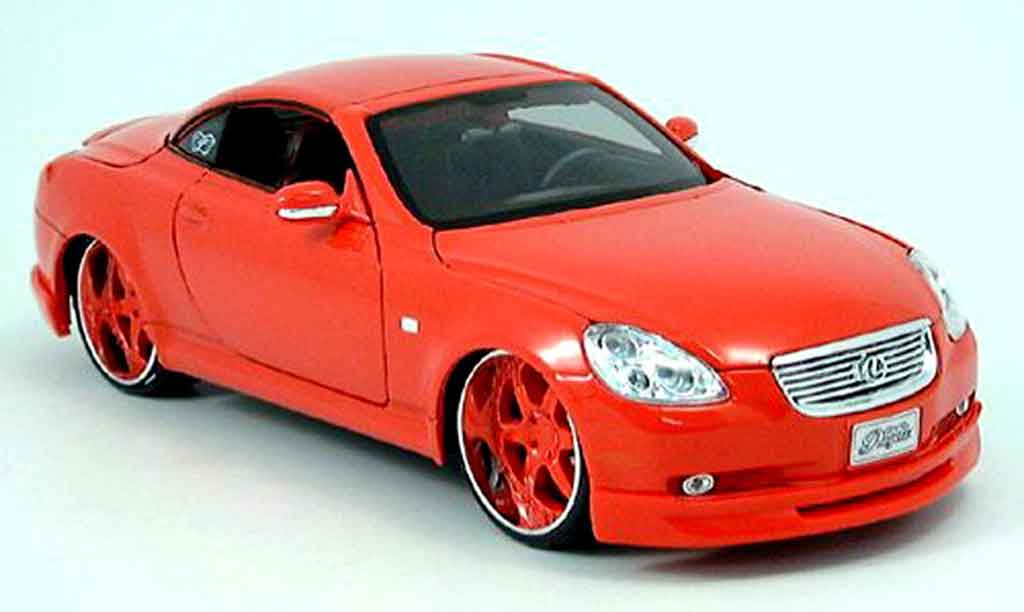Lexus SC 430 1/18 Maisto 430 tuning car rood modelauto