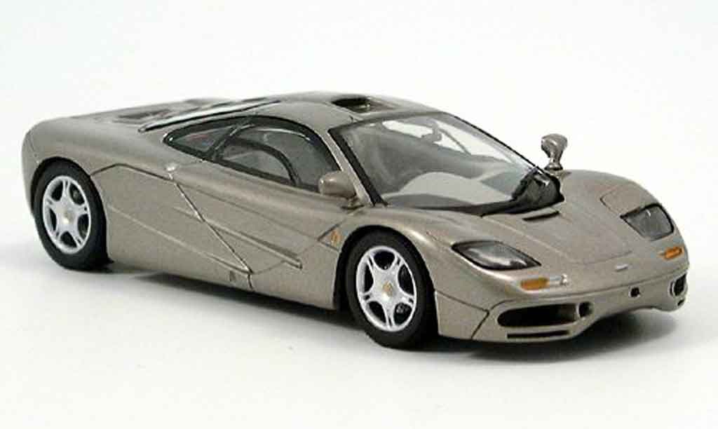 McLaren F1 1/43 Minichamps GTR platingrijs modelauto