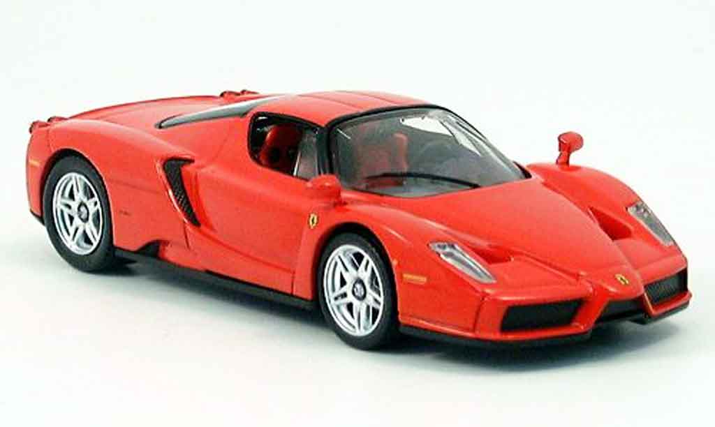 Ferrari Enzo 1/43 IXO rood 2003 modelauto