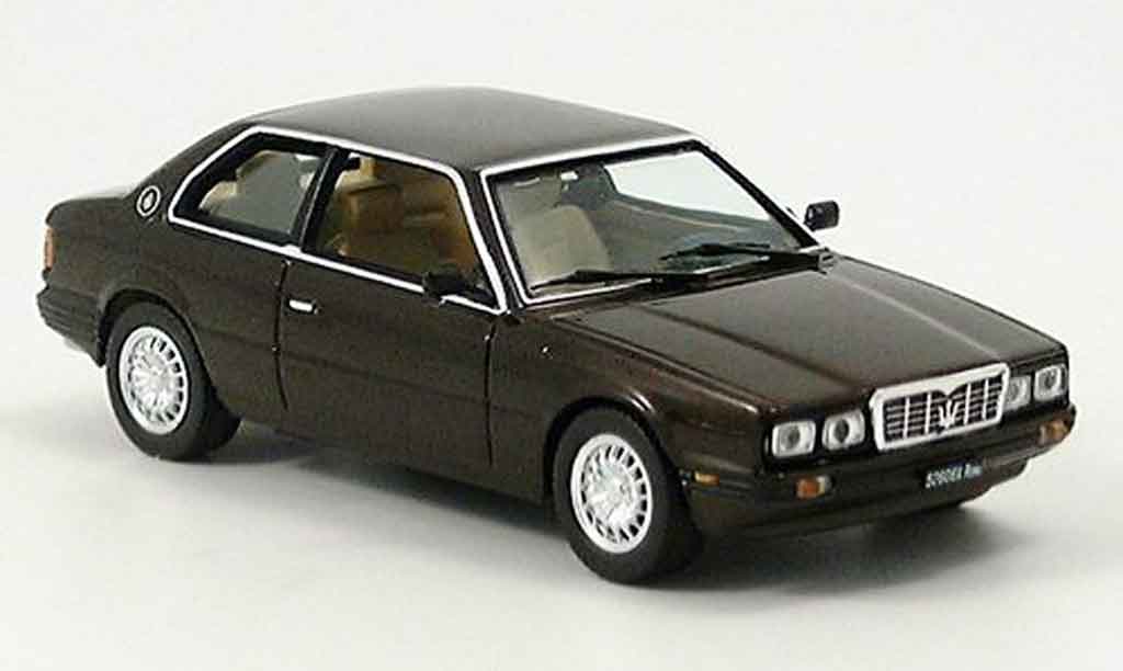 Maserati Biturbo 1/43 IXO bruin 1982 modelauto