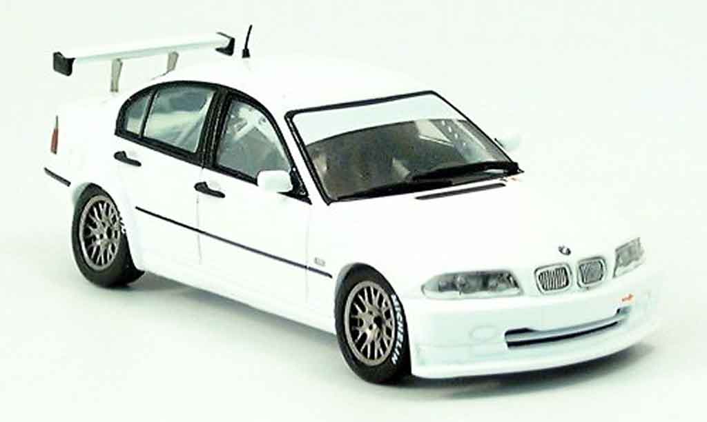 Bmw 320 E46 1/43 Spark E46 i Super wit 2004 modelauto