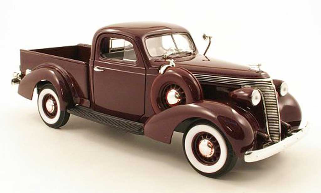 Studebaker Coupe Express 1/18 Yat Ming pick up rood 1937 modelauto