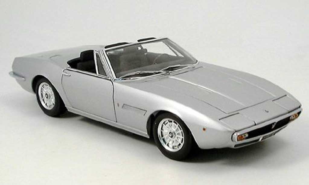 Maserati Ghibli spyder 1/18 Minichamps spyder 1969 modelauto