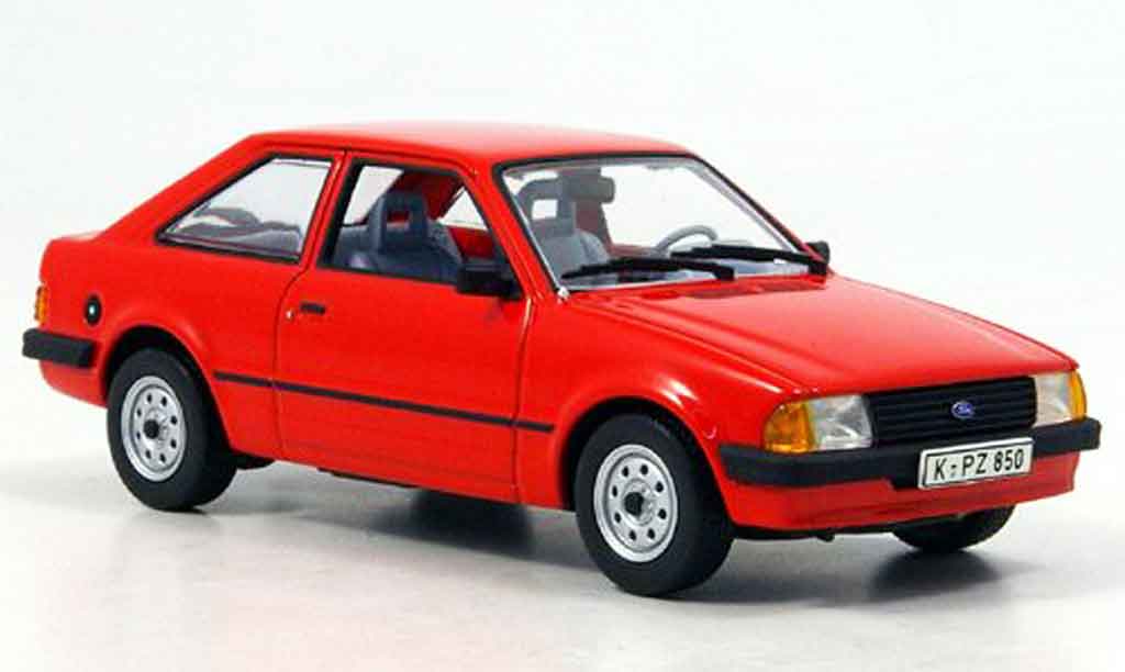 Ford Escort MK3 1/43 Minichamps MK3 3 turer rood 1981 modelauto