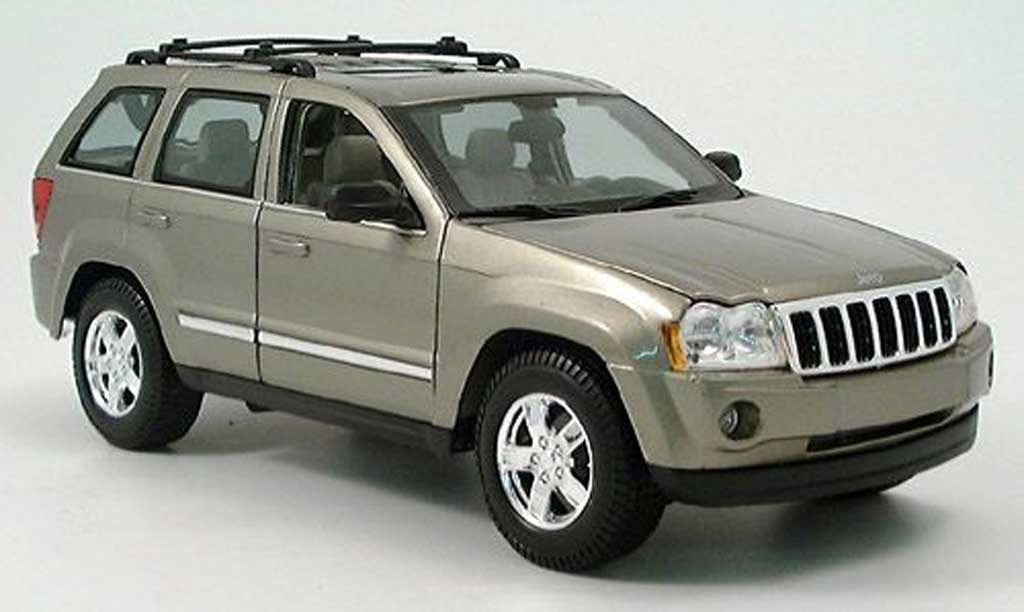 Jeep Grand Cherokee 1/18 Maisto beige 2005 modelauto