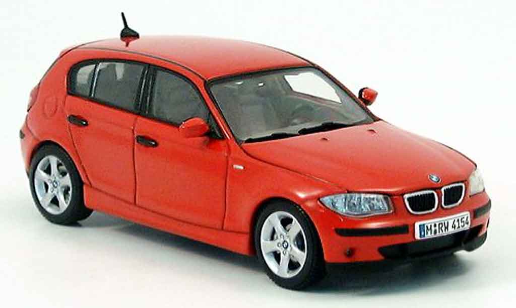 Bmw 114 E87 1/43 Autoart E87 i rood 2005 modelauto