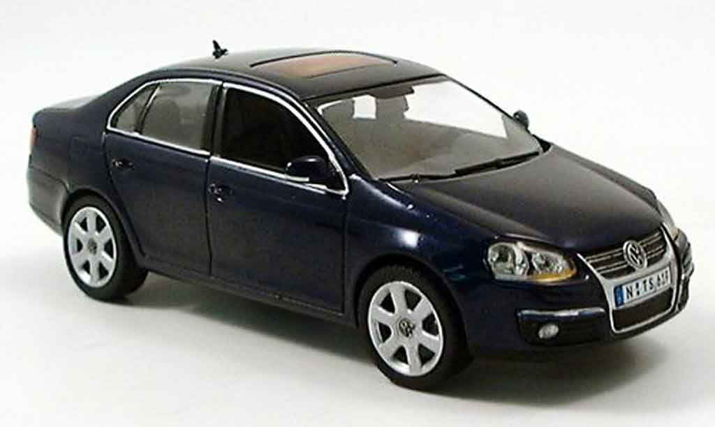Volkswagen Jetta 1/43 Schuco blauw 2005 modelauto