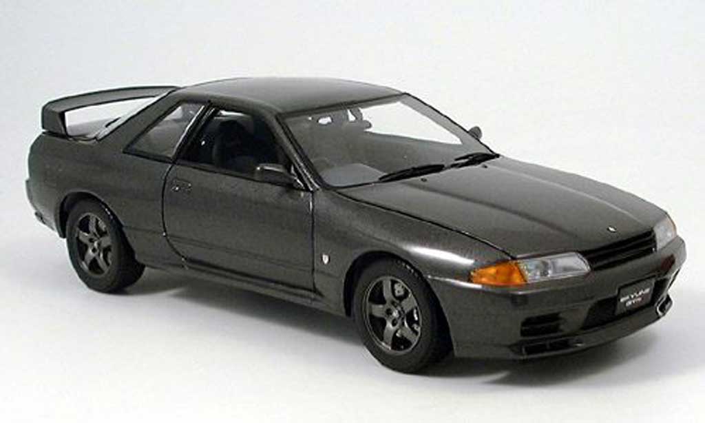 Nissan Skyline R32 1/18 Kyosho R32 gt-r bnr grijs modelauto