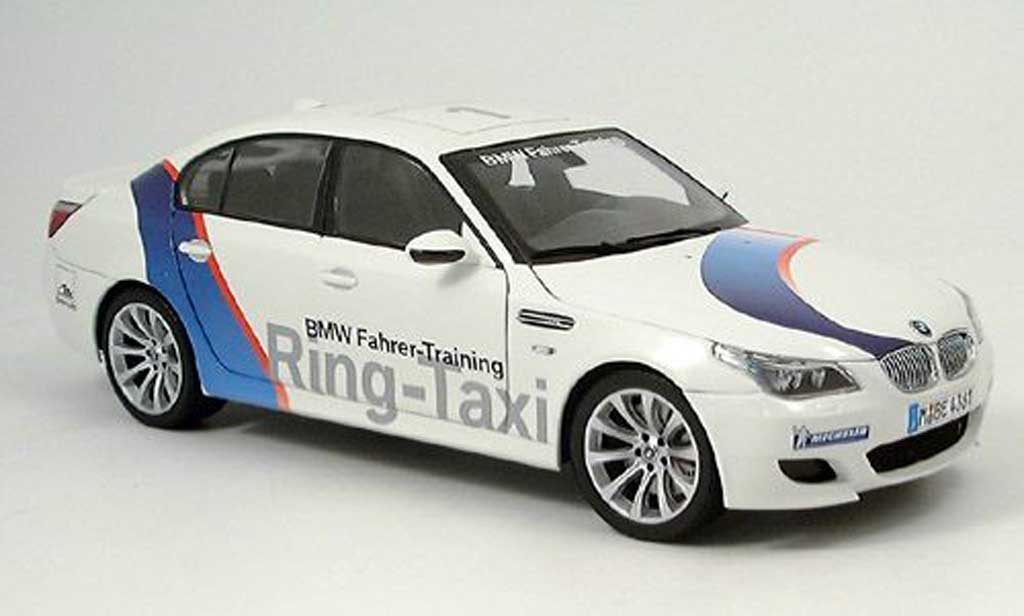 Bmw M5 E60 1/18 Kyosho E60 ring taxi nurburgring 2005 modelauto