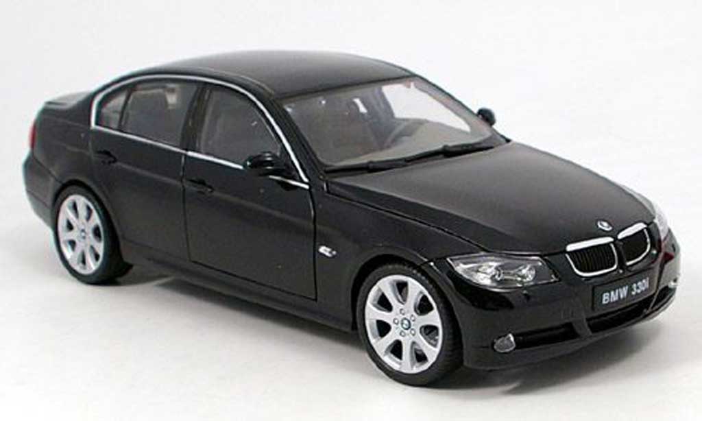 Bmw 330 E90 1/18 Welly E90 i zwart modelauto