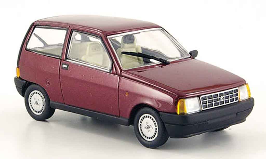 Autobianchi Y10 1/43 Starline rood modelauto
