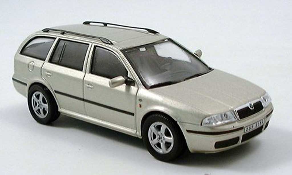 Skoda Octavia Combi 1/43 Abrex Combi (ohne Farbanagabe) 2004 modelauto